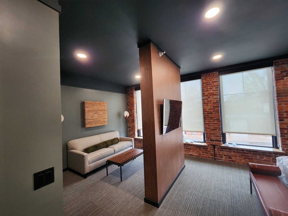 Luxury Studio Suite, 1 King Bed with Sofa bed