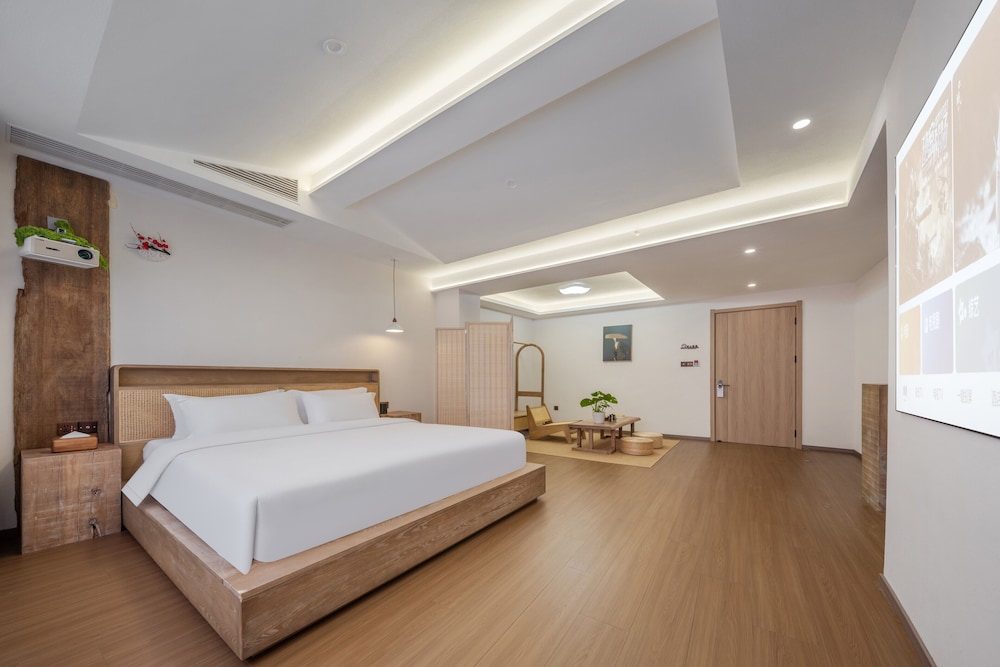 Grand Double Room, Courtyard View