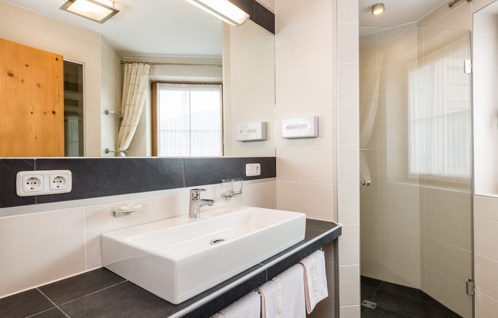 Deluxe Double Room, Balcony, Mountain View photo 3