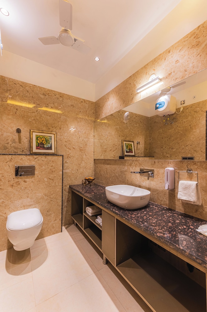 Premium Room - Photo 17