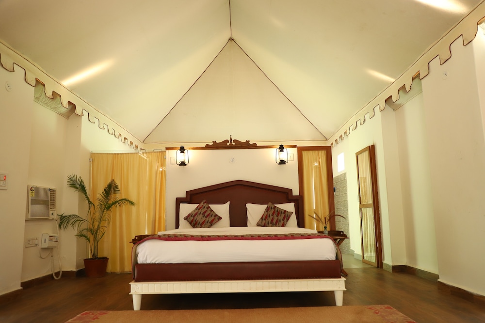 Luxury Cottage Cum Tent