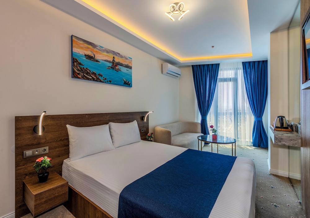 Deluxe Double Room, Balcony, City View photo 1