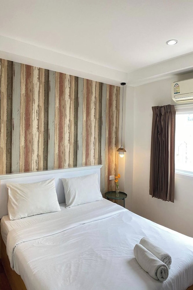 Standard Room with AirCon - Photo 1