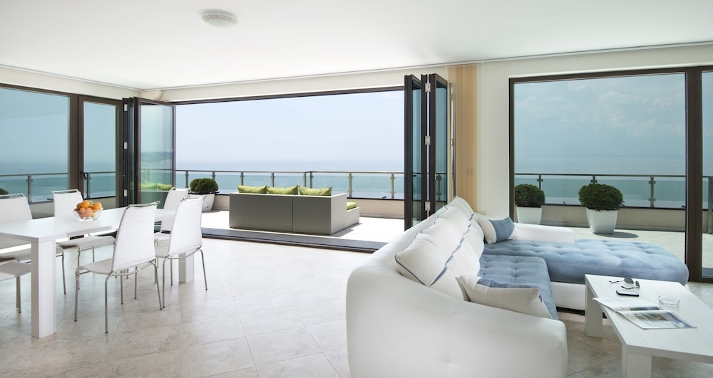 Deluxe Apartment, Balcony, Sea View photo 1