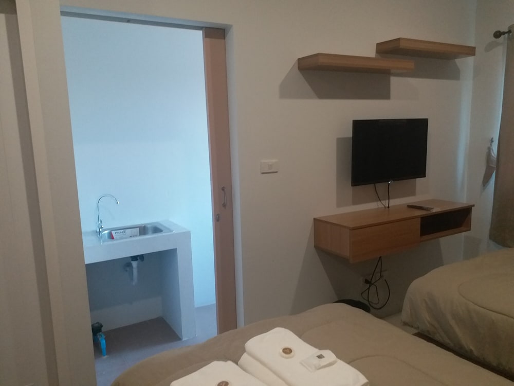 Standard Twin Room - Photo 13