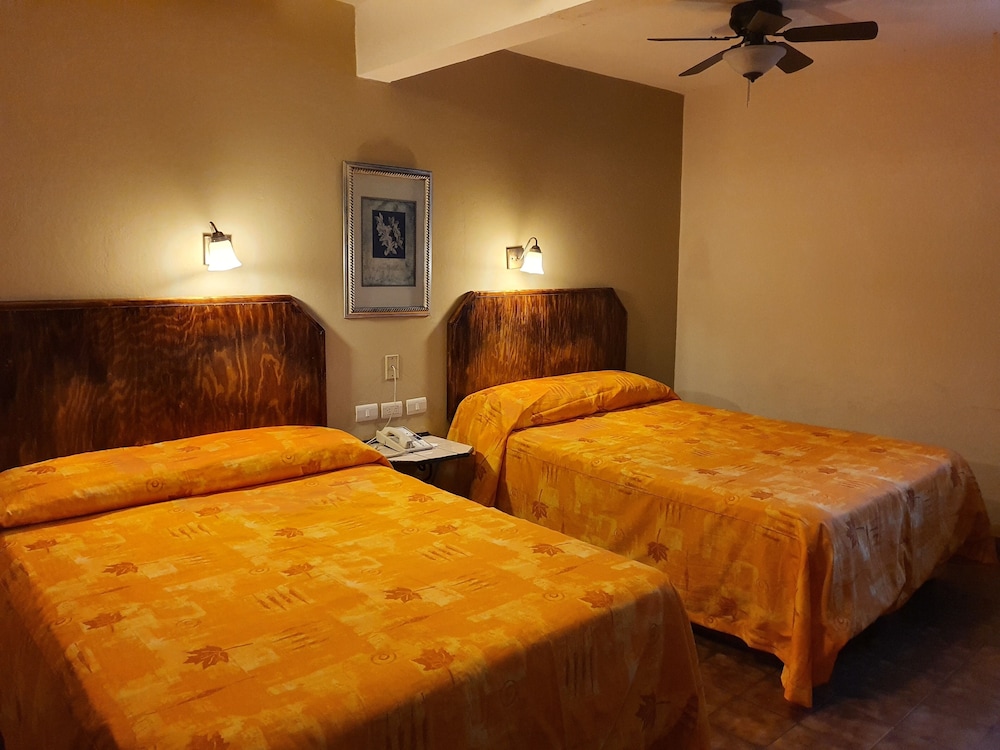 Executive Suite - Photo 10