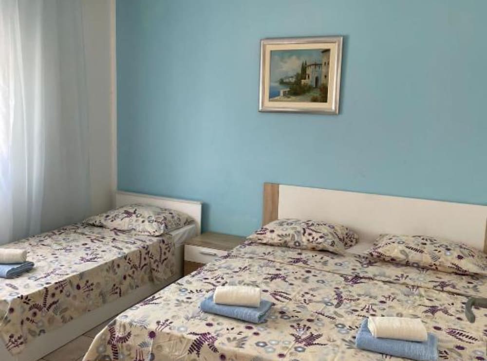 Apartment (Two Bedroom Apartment With Balcony An) photo 3