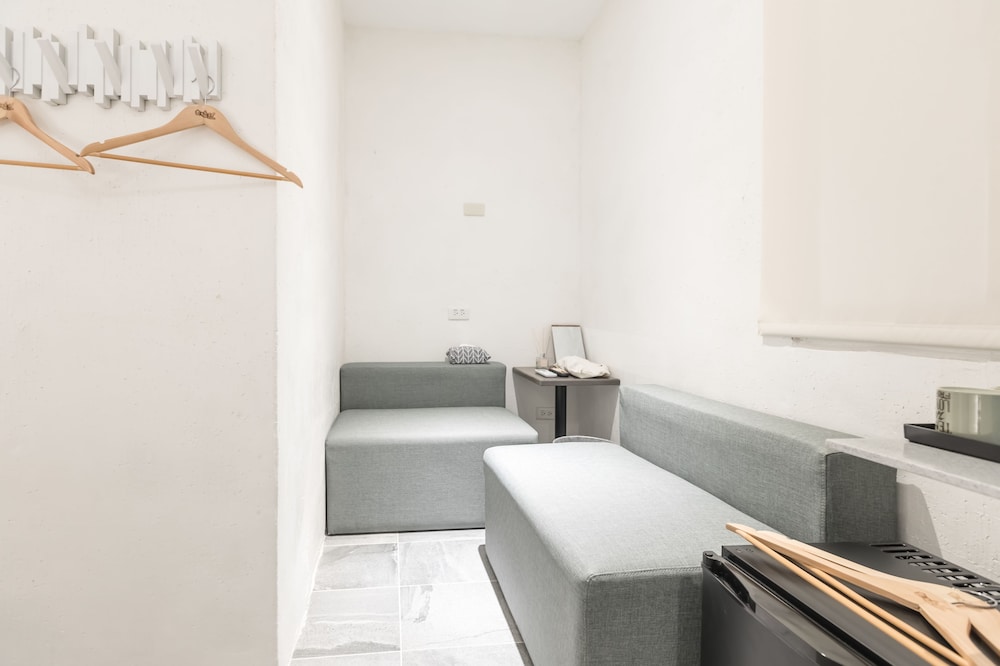 Standard Quadruple Room - Photo 9