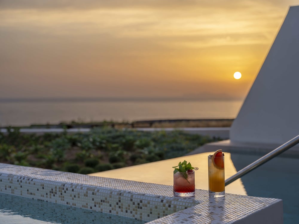 Majestic Sunset & Sea View Suite with Pool and Jacuzzi - Photo 9