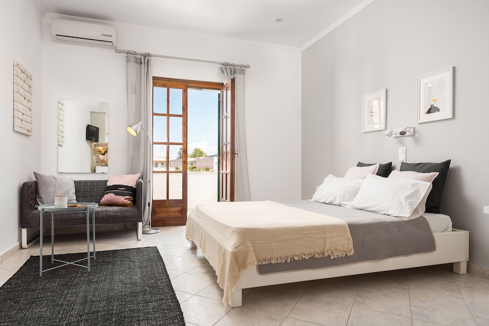 Basic Apartment, Sea View