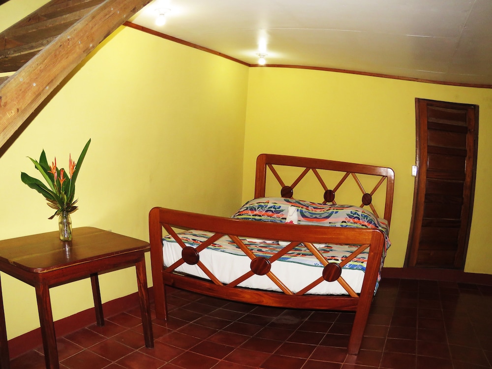 Family Cabin, Multiple Beds photo 2
