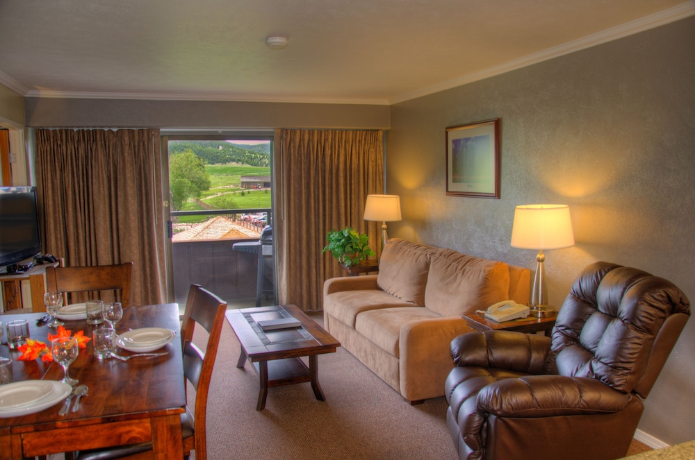 Traditional Suite photo 2
