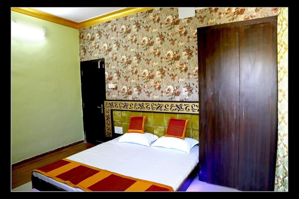 Deluxe Room - Photo 14
