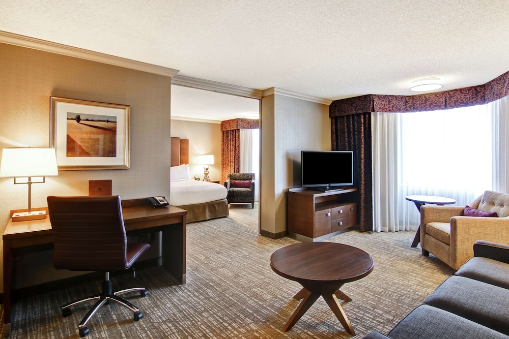 Suite, 1 King Bed with Sofa bed, Non Smoking