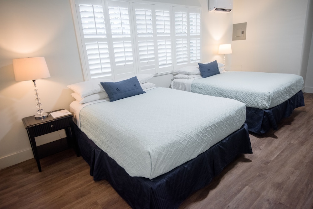 Deluxe Room, 2 Queen Beds