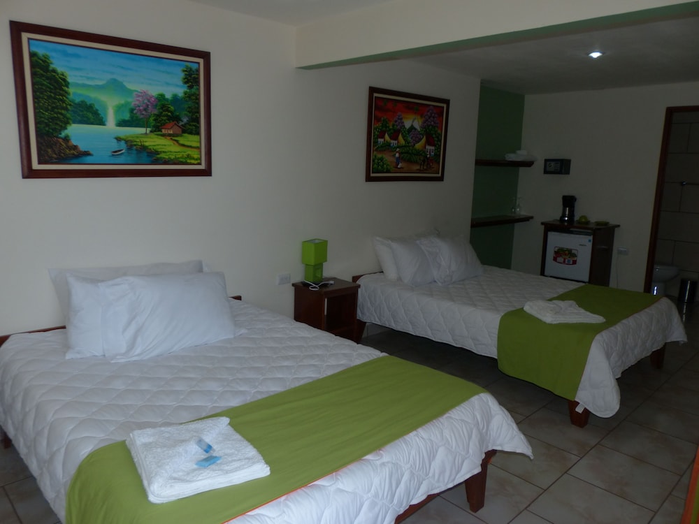 Deluxe Quadruple Room, 1 Bedroom photo 2