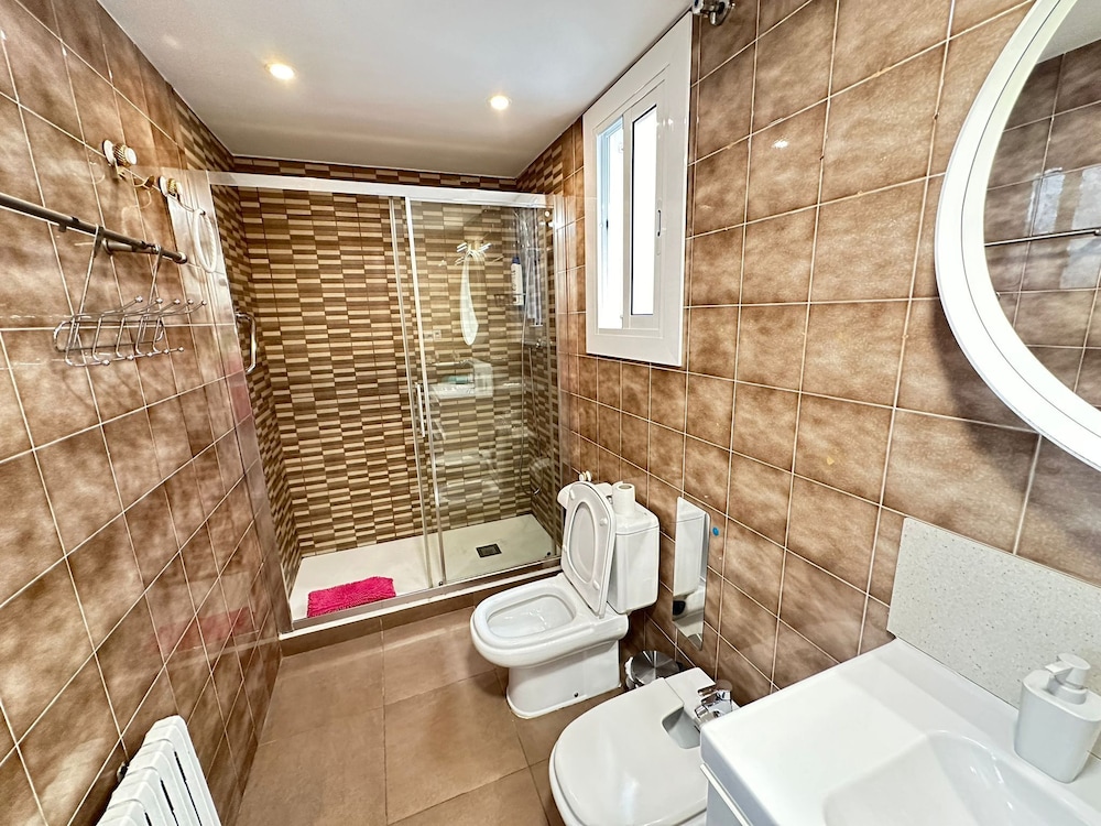 Triple Room, Private Bathroom photo 2