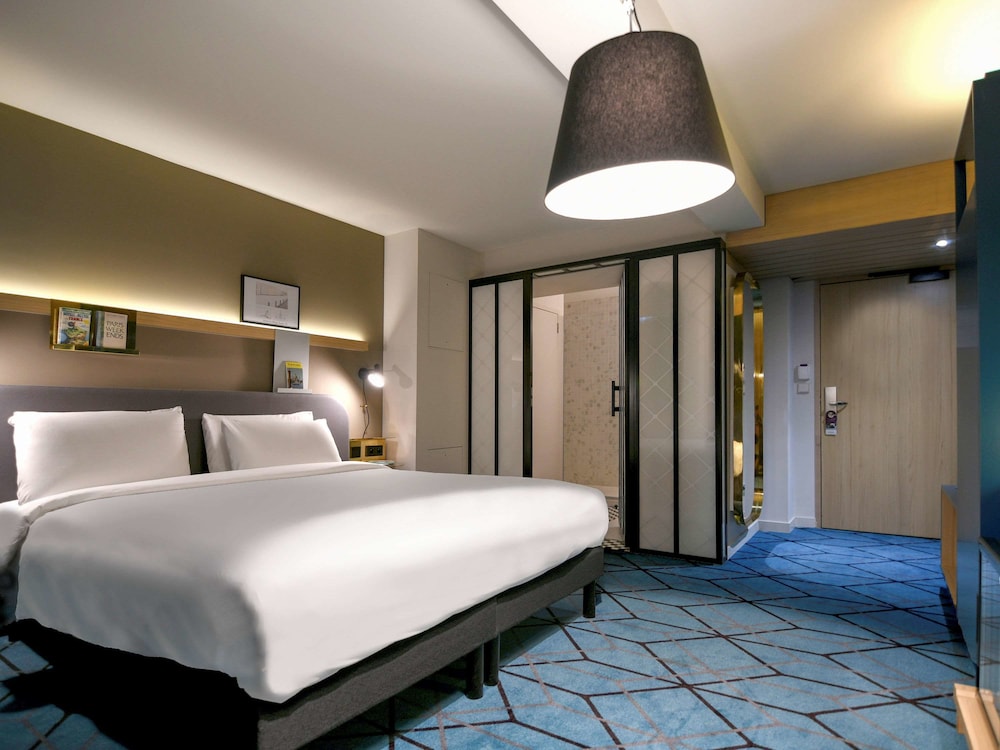 Privilege, Premium Room, 1 King Bed - Photo 3