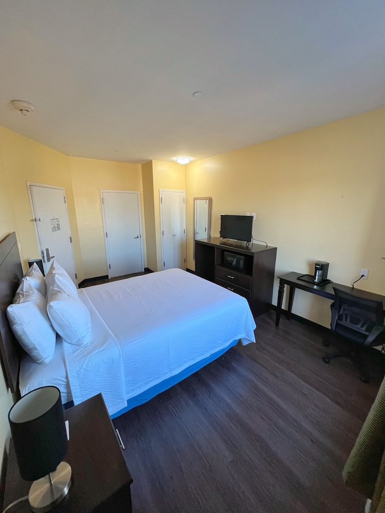 Standard Single Room, 1 Queen Bed photo 1