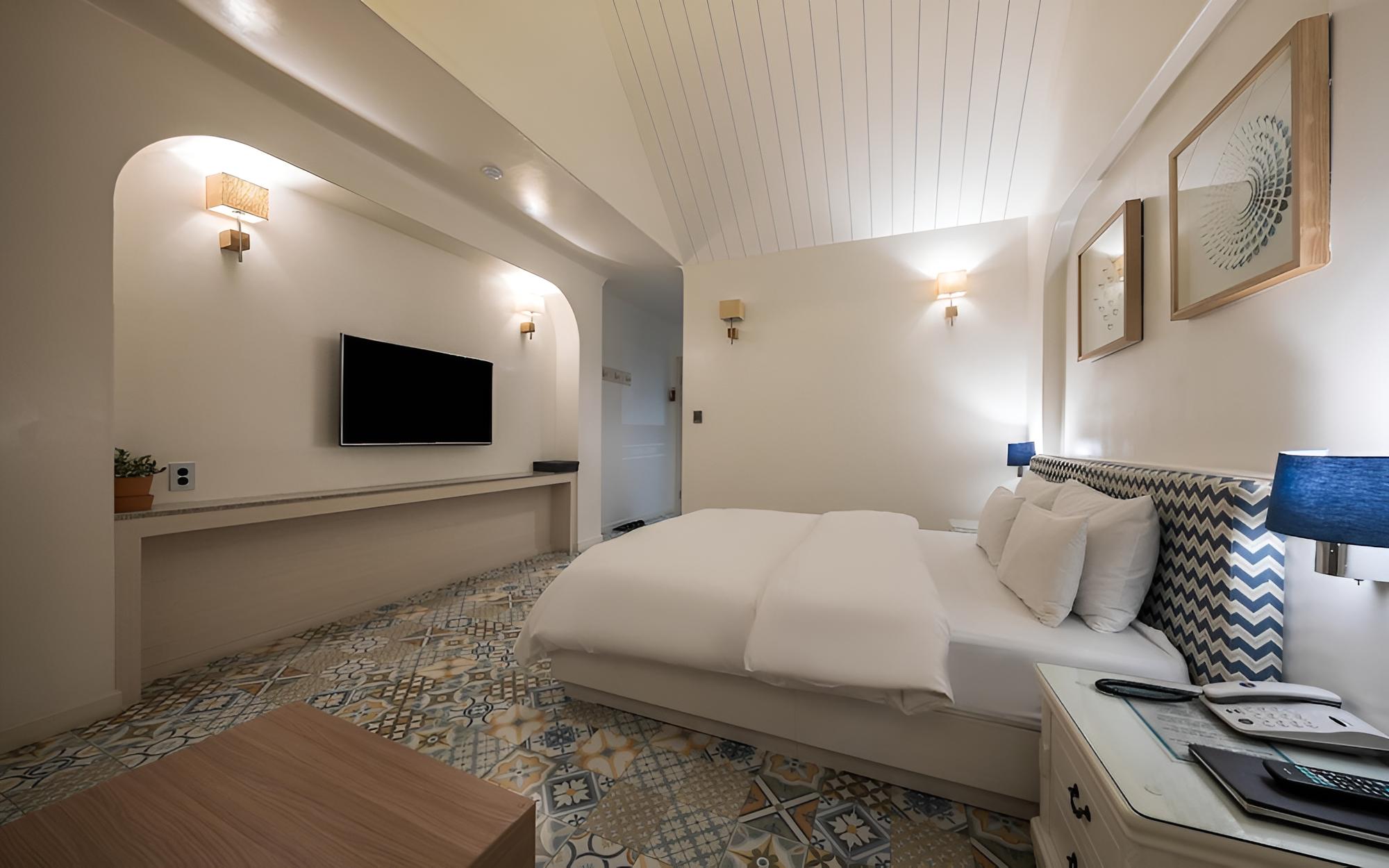 Room (Royal Suite (room random assignment)) - Photo 3