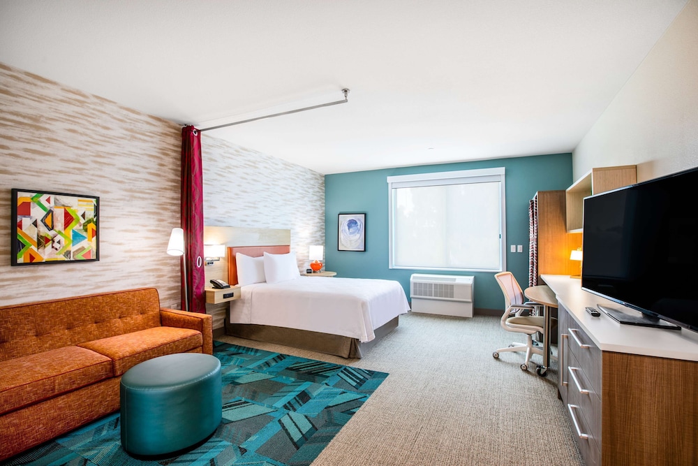 Studio, 1 King Bed, Accessible, Bathtub photo 2