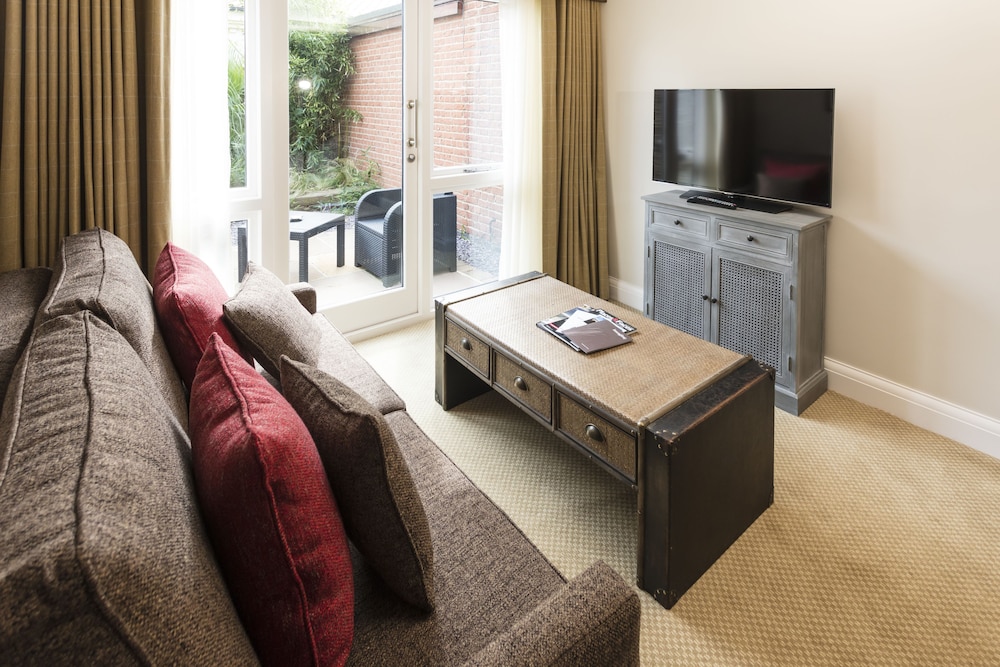 Cedar Suite - Photo 8