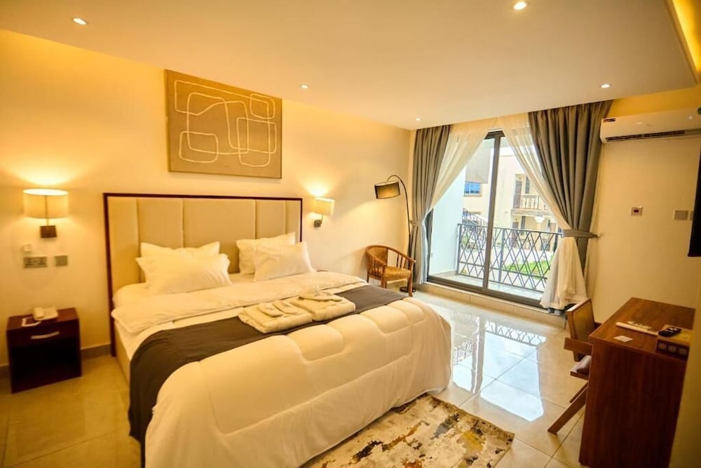 Executive Room, Pool View photo 3