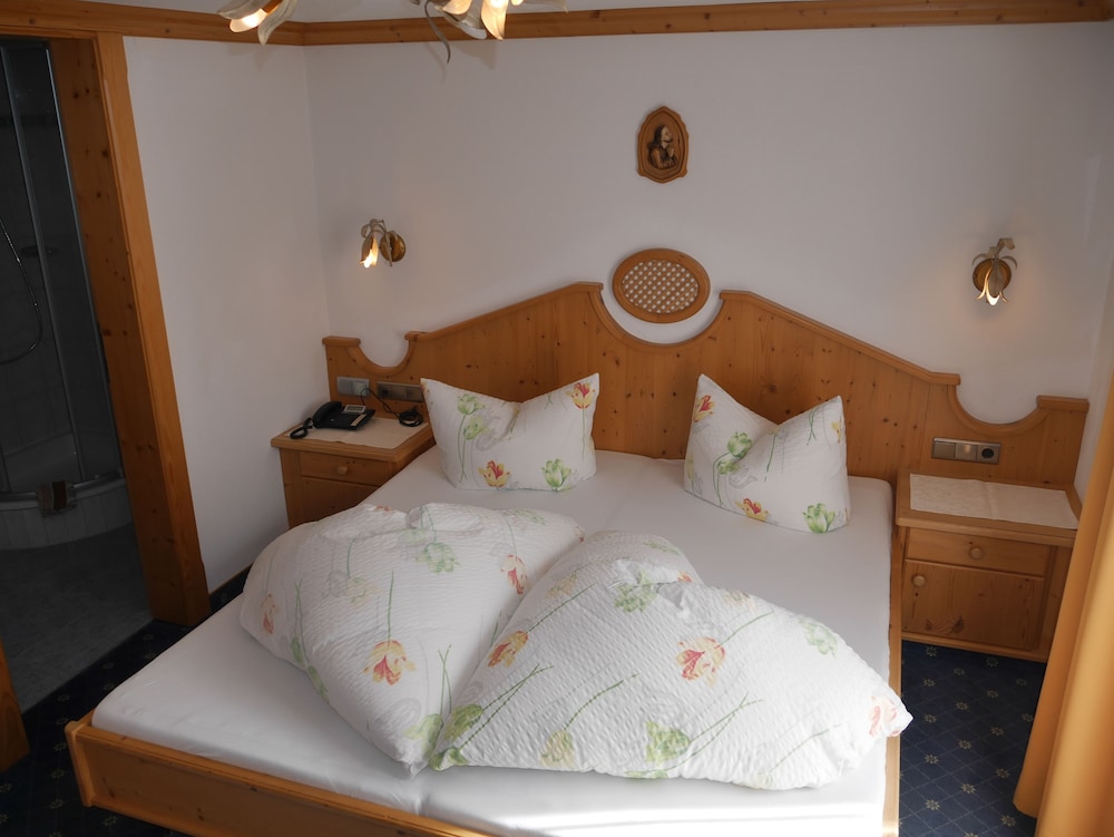 Double Room, Balcony, Mountain View