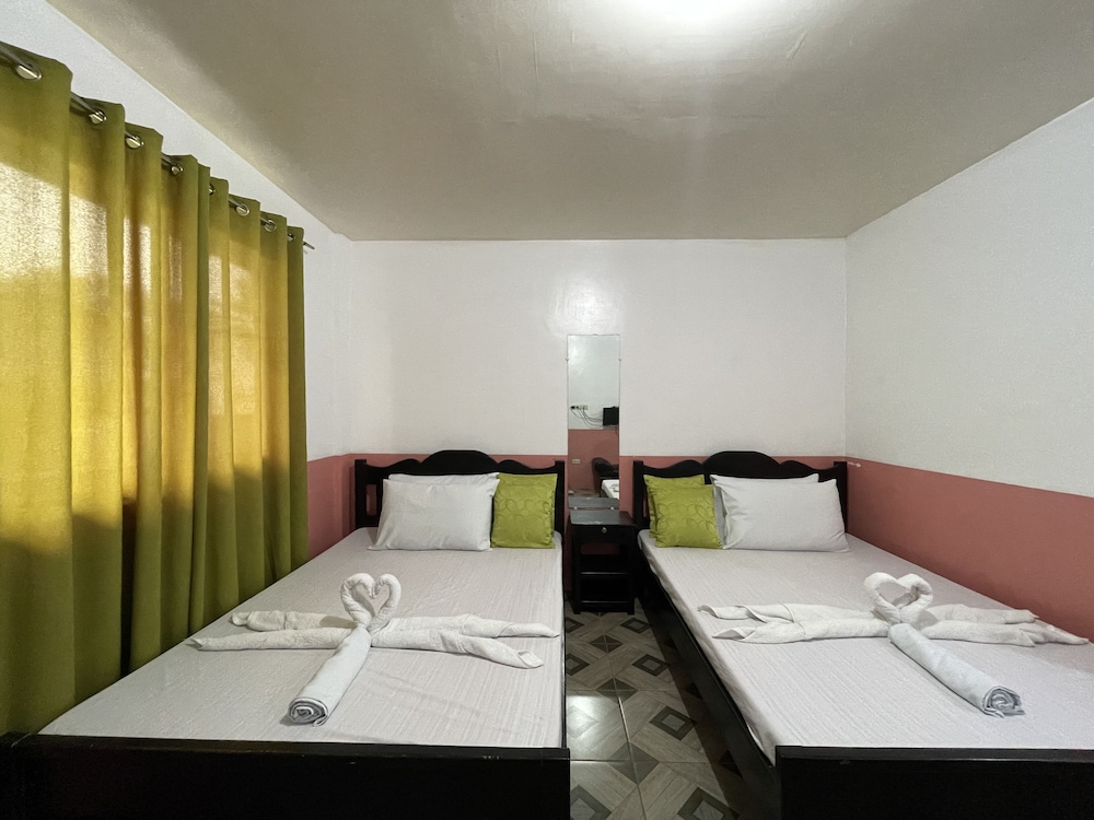 Deluxe Queen Room photo 3