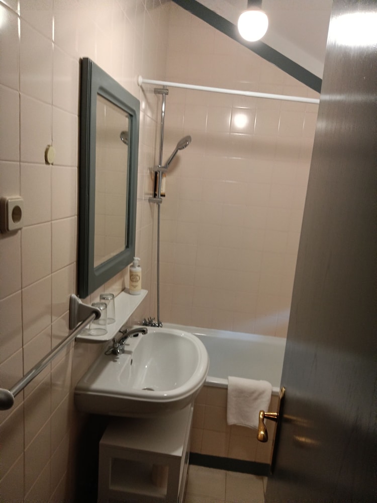 Classic Room - Photo 23