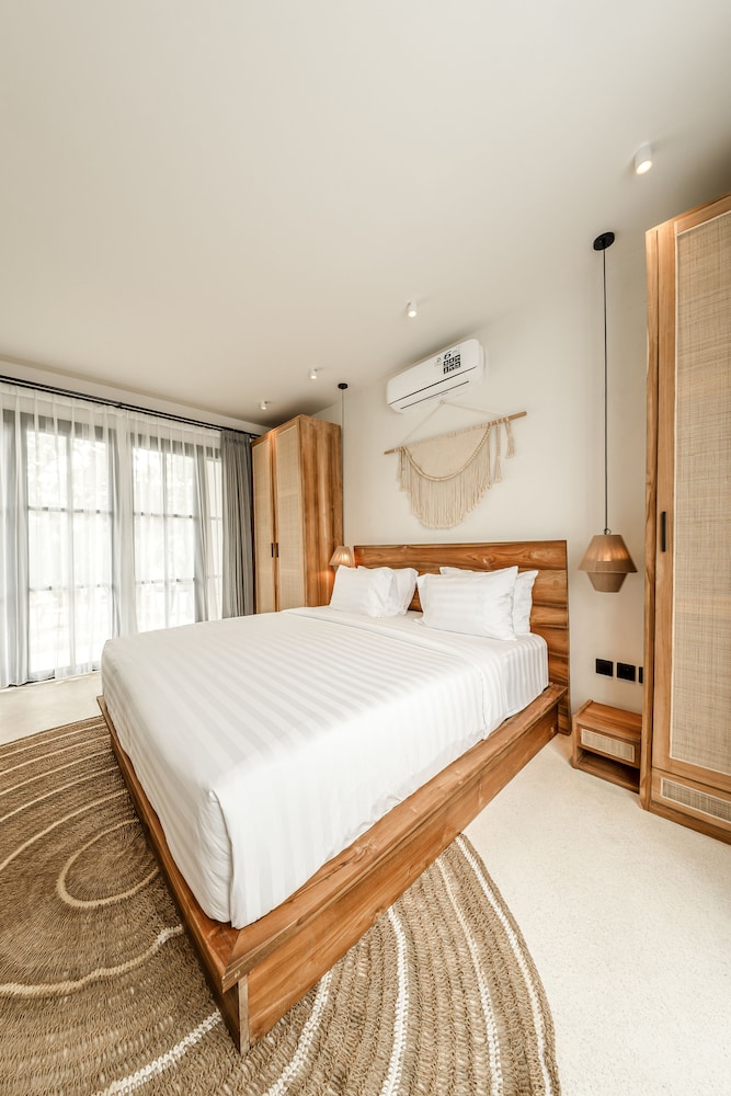 Basic Apartment, 1 Bedroom, Pool Access photo 1