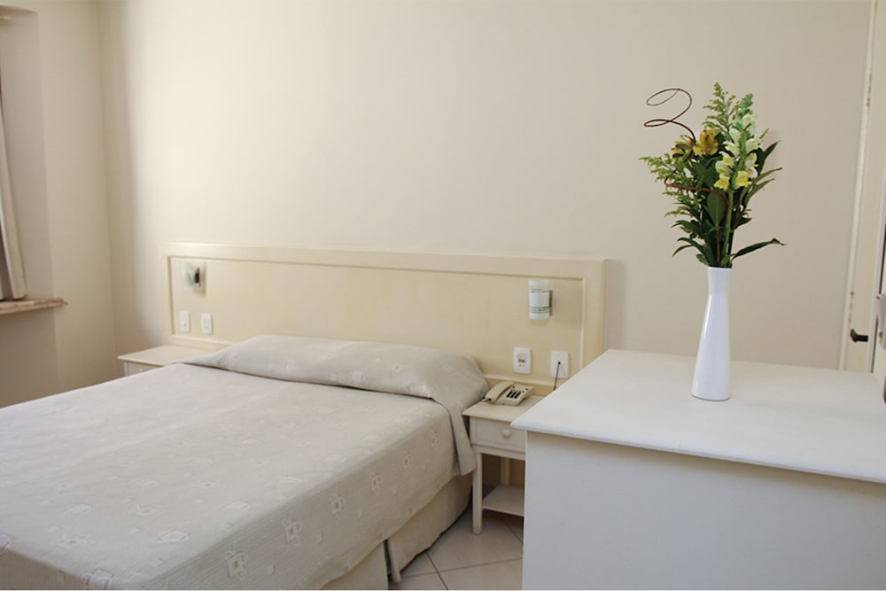 Luxury Room (II)