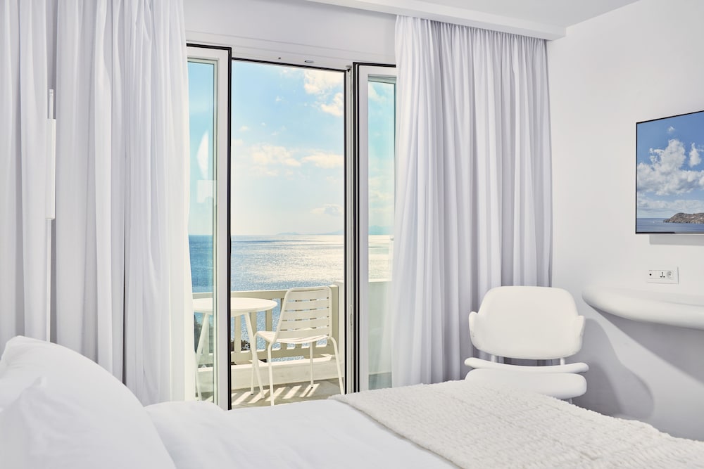 Premium Room - Photo 16