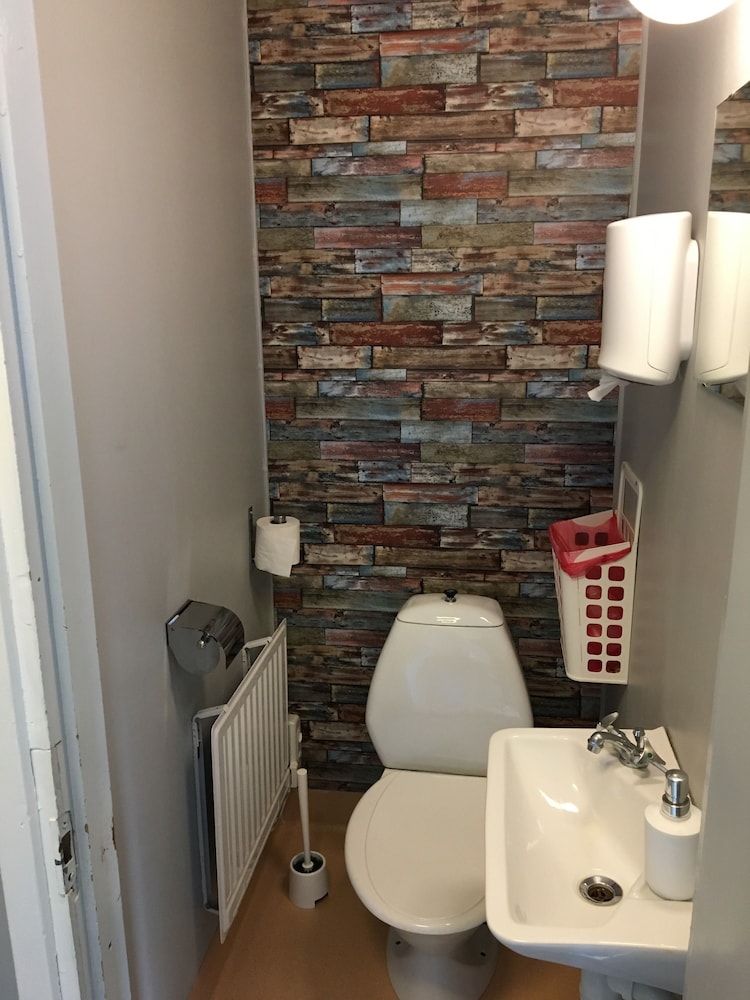 Economy Room, Shared Bathroom photo 3