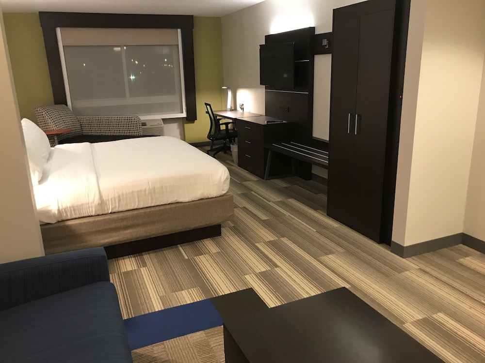 Standard Room, 1 King Bed, Accessible (MOBILITY) - Photo 4