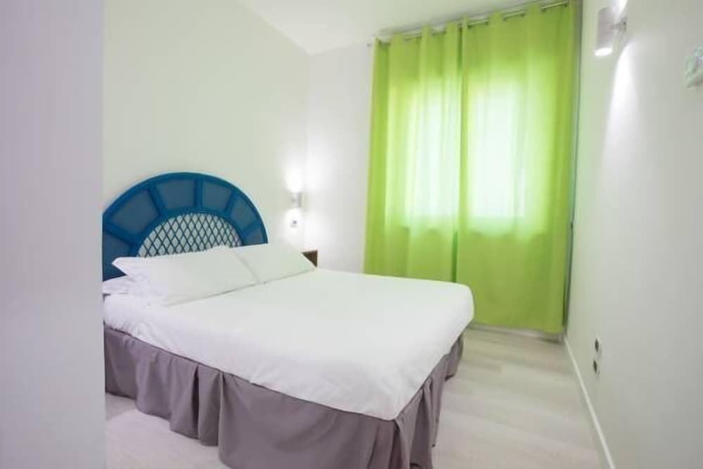Standard Double or Twin Room, Sea View photo 3