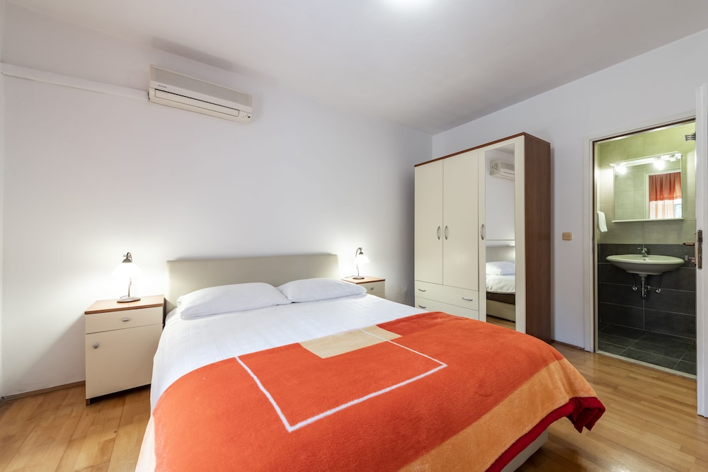Traditional Apartment, 1 Bedroom, Non Smoking, Ground Floor photo 1