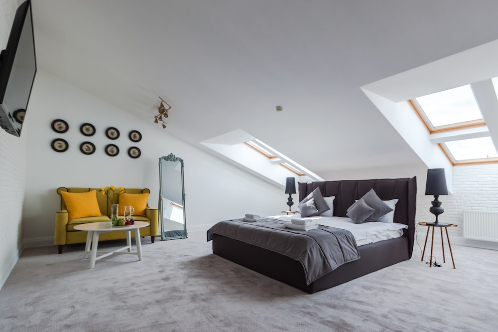 Suite, Jetted Tub