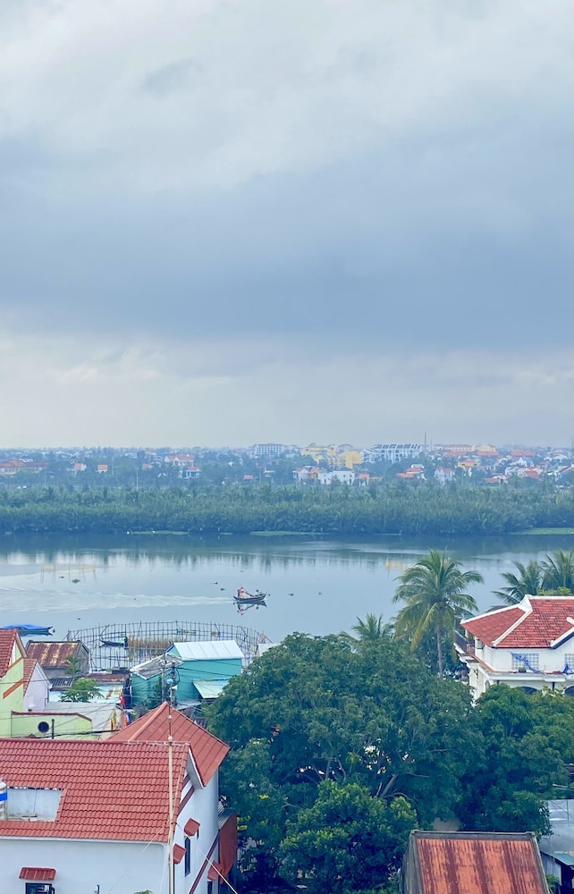 Deluxe Room, 1 Queen Bed, Balcony (Rooftop Room, Riverside View) - Photo 12