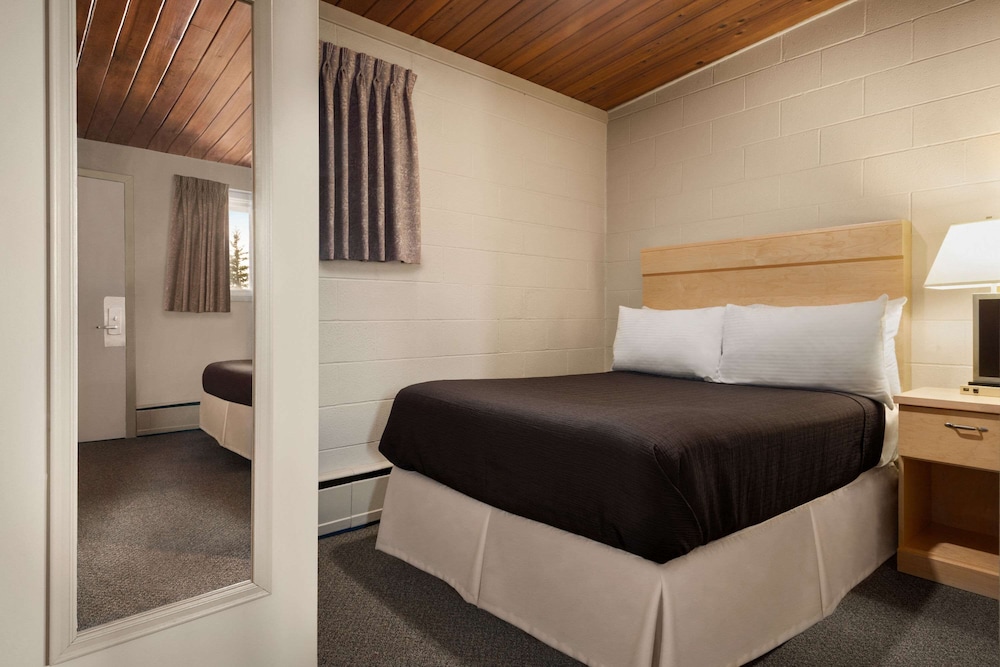 Room, 2 Double Beds, Non Smoking, Kitchenette photo 2
