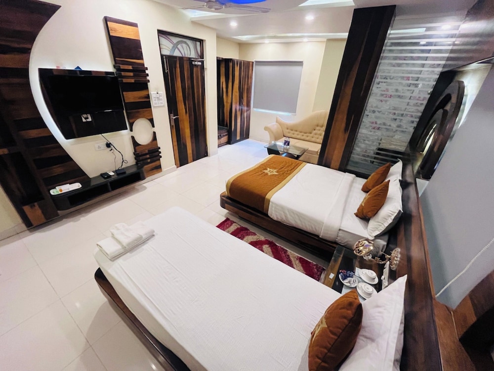 Superior Room, City View