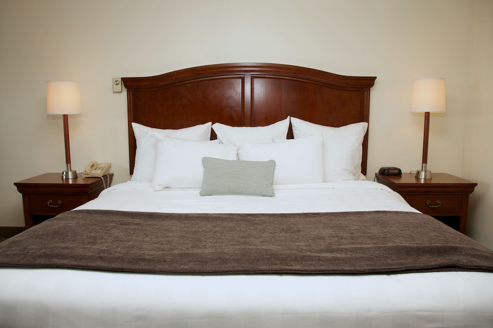 Deluxe Room, 1 King Bed with Sofa bed photo 1