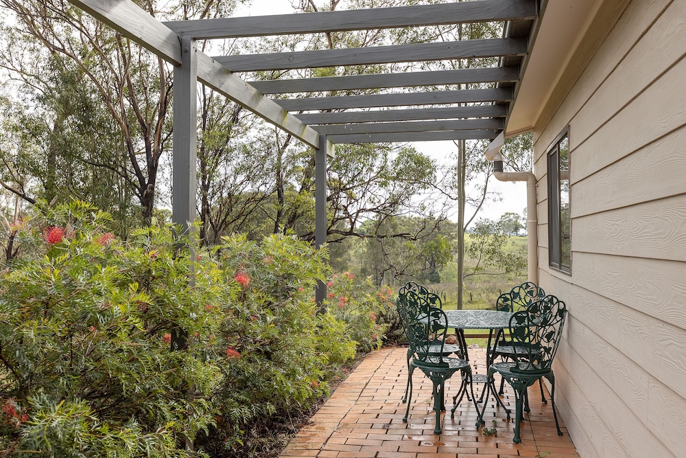 Executive Cottage, 1 King Bed, Kitchen, Vineyard View photo 3