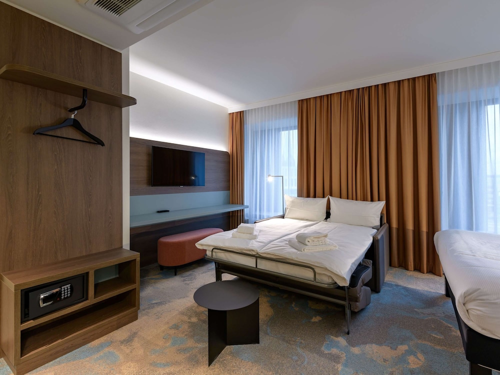 Family Room, 1 Double Bed with Sofa bed (Modern) thumbnail 6