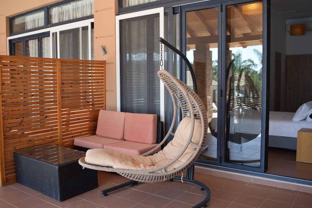 Superior Room, Pool View