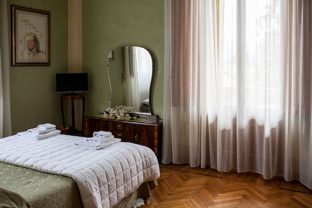 Superior Double or Twin Room photo 2
