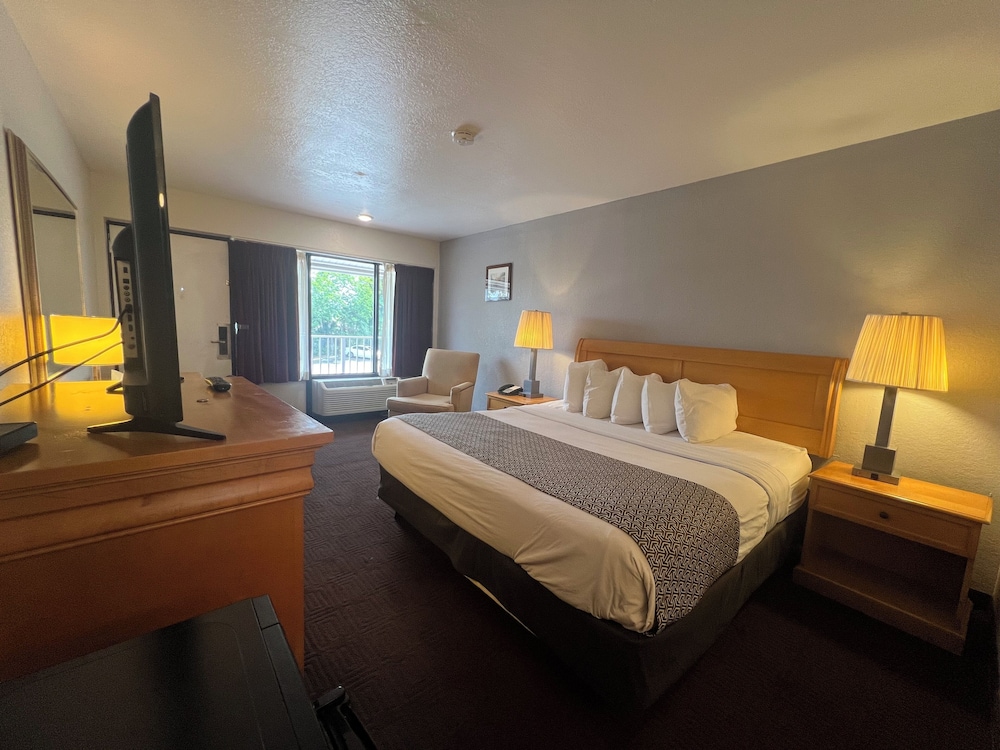 Superior Room, 1 King Bed - Photo 1