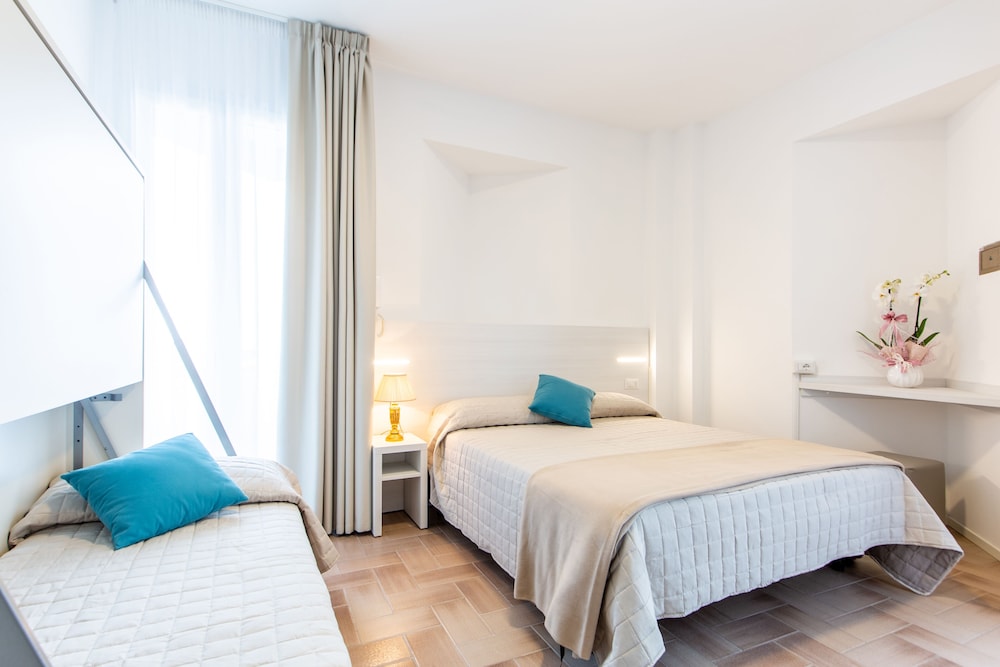 Superior Room, Multiple Beds, Partial Sea View, Corner photo 1