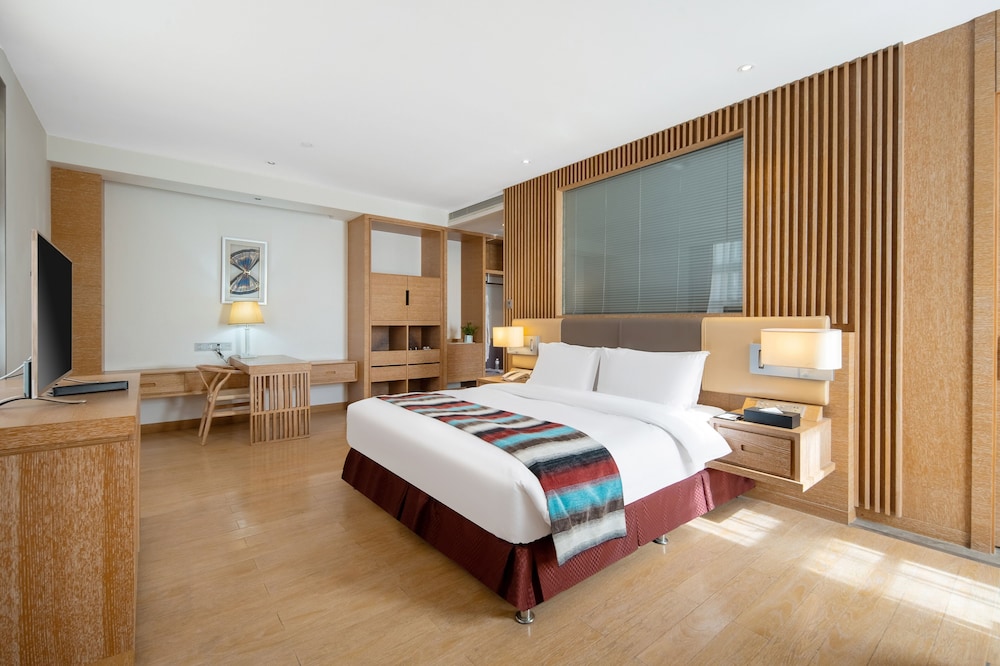 Superior Room, 1 King Bed - Photo 1