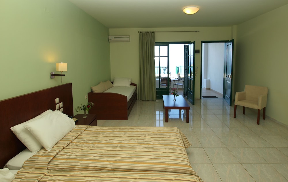 Family Room, Sea View photo 3